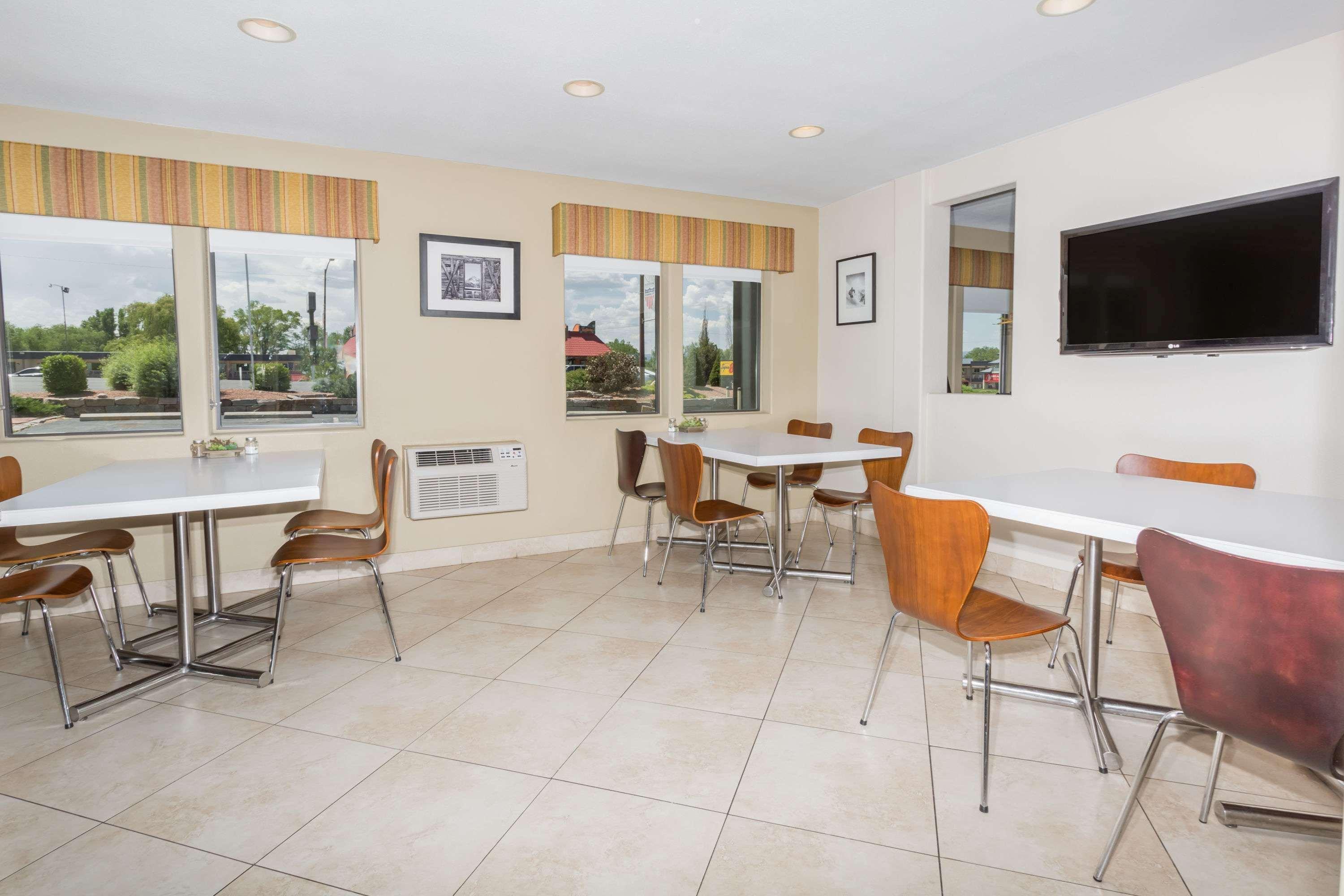 Super 8 By Wyndham Montrose Motel Dış mekan fotoğraf
